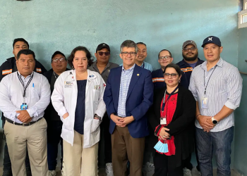 El ministro de Salud, Joaquín Barnoya supervisó áreas del Hospital Roosevelt. (Foto: MSPAS)