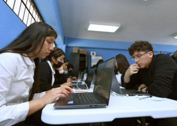 Mineduc habilita plataforma para aplicar a becas de inglés. (Foto: SCSPR)