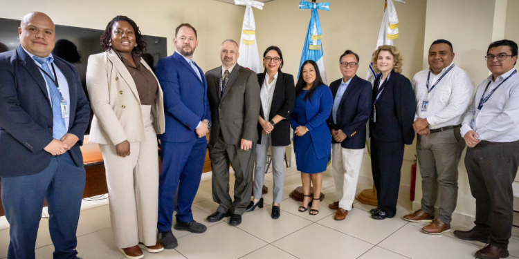 DGAC Y TSA realizan trabajo interinstitucional para mejorar las condiciones del Aeropuerto Internacional La Aurora. /Foto: DGAC.