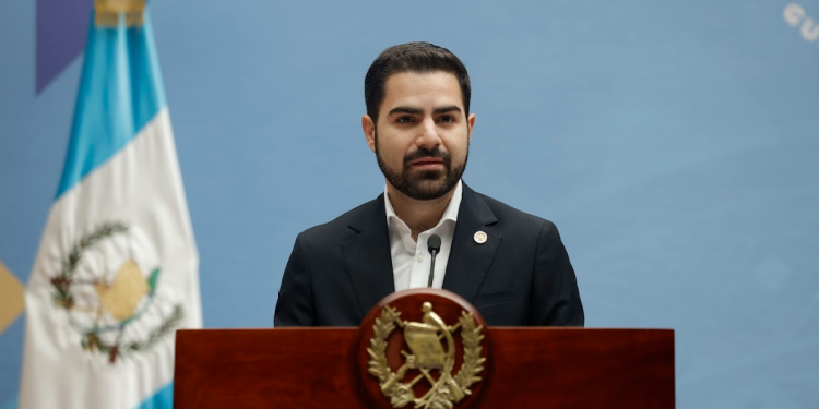 El secretario de comunicación social de la presidencia aclaró el tema por el desayuno en casa presidencial. (Foto: Gilber García)