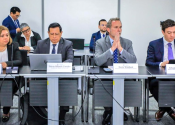 Autoridades afines al turismo de Guatemala y El Salvador se reúnen para impulsar la economía turística. /Foto: Minex.