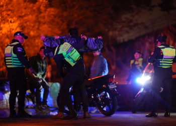 El Reglamento de Tránsito establece fuertes sanciones económicas para quienes utilicen la vía pública con estos fines. / Foto: Mingob.