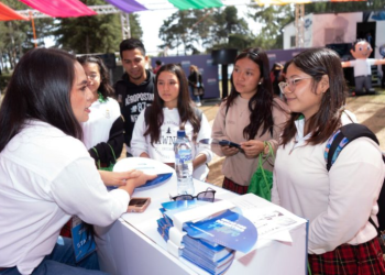 ¡Aplica a una beca! Inicia la convocatoria de Becas por Nuestro Futuro. / Foto: Segeplan.