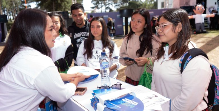 ¡Aplica a una beca! Inicia la convocatoria de Becas por Nuestro Futuro. / Foto: Segeplan.