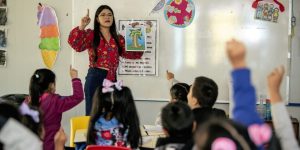 Ministerio de Educación no suspende clases presenciales. (Foto: DCA)