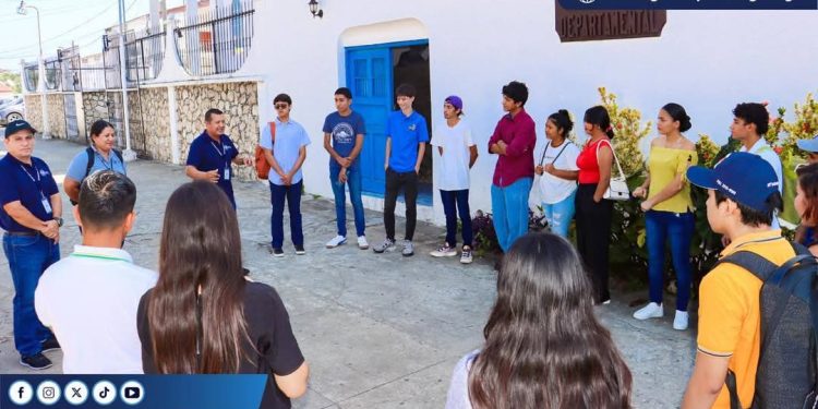 Coordinan acciones para impulsar el deporte en la región petenera