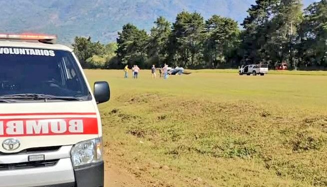 Avioneta se accidentó en Santiago Atitlán. (Foto: Bomberos Voluntarios)