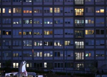 El papa Francisco pasó el día estable dentro de lo complejo de su caso, cuando cumplió 22 días internado en el hospital Gemelli de Roma.