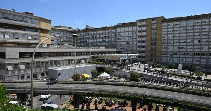 El papa Francisco cumplió 33 días recluido en el hospital Gemelli de Roma.