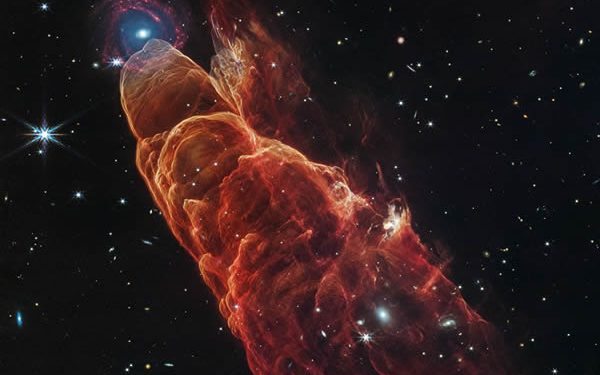 Imagen de tornado cósmico captada por telescopio Webb. / Foto: NASA.