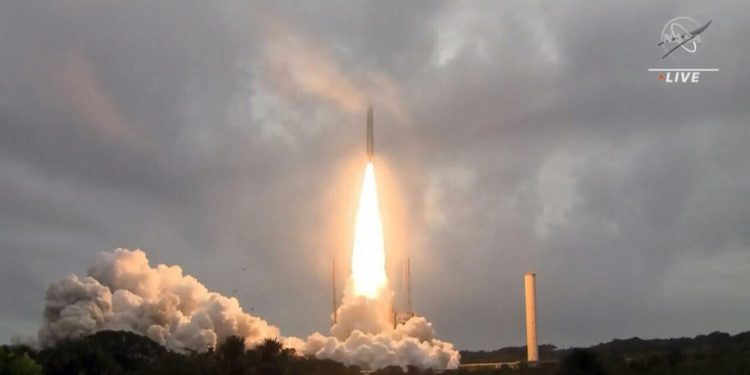 Lanzamiento de cohete con satélites a bordo. / Foto: France 24.