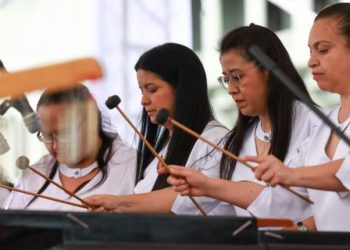 el objetivo de reconocer, estimular y valorar la trayectoria y obras de artistas, formadores y constructores de marimbas.