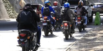 Todas las motocicletas deberán contar con el seguro obligatorio contra terceros y ocupantes para circular en el país.