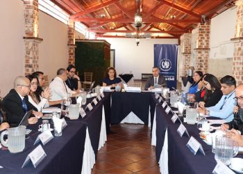 Funcionarios de SOCIUX+ de la UE analizan los procesos de gestión de pensiones civiles con personal de la Onsec.