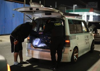 Operativos contra taxis piratas en colonia El Milagro, Mixco. / Foto: PNC.
