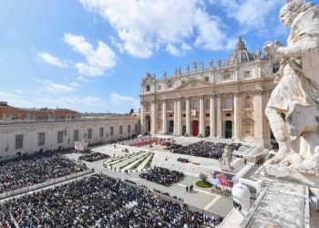 De acuerdo con el calendario de Semana Santa del Vaticano, los ritos empezarán el Domingo de Ramos en la plaza de San Pedro, sin la presencia del papa Francisco.
