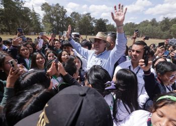 Presidente Bernardo Arévalo inaugura Becas por Nuestro Futuro