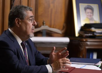 Presidente Arévalo se dirigió a la nación para anunciar derogatoria sobre seguro obligatorio. / Foto: Álvaro Interiano.