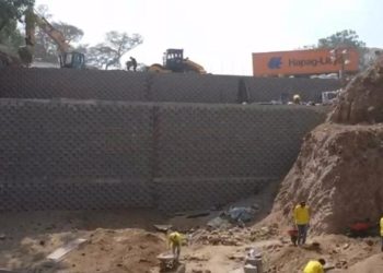 El personal asignado trabaja sin descanso para restablecer la movilidad en la autopista Palín-Escuintla.