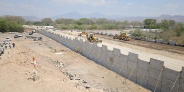 Trabajos de construcción de puente Manuel José Arce. / Foto: Osmin Castro, Gobernación Departamental de Jutiapa.