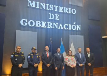 El evento contó con la participación de diversas autoridades de seguridad y prevención del delito por medio de las denuncias ciudadanas. / Foto: PNC