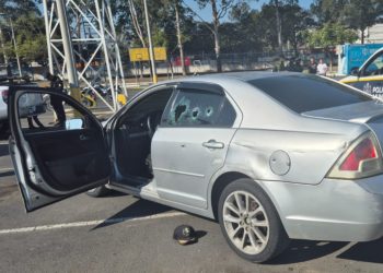 En el lugar de los hechos, las fuerzas de seguridad localizaron varias armas de fuego, incluyendo armamento de corto y largo alcance. / Foto: PNC