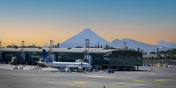 Toman medidas ante aumento de interferencias en las frecuencias que utiliza el aeropuerto La Aurora. / Foto: DGAC.