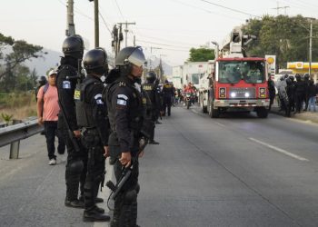 PNC libera bloqueos en varios puntos viales. / Foto: PNC.