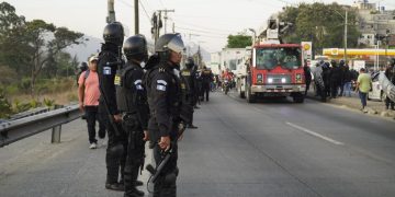 PNC libera bloqueos en varios puntos viales. / Foto: PNC.