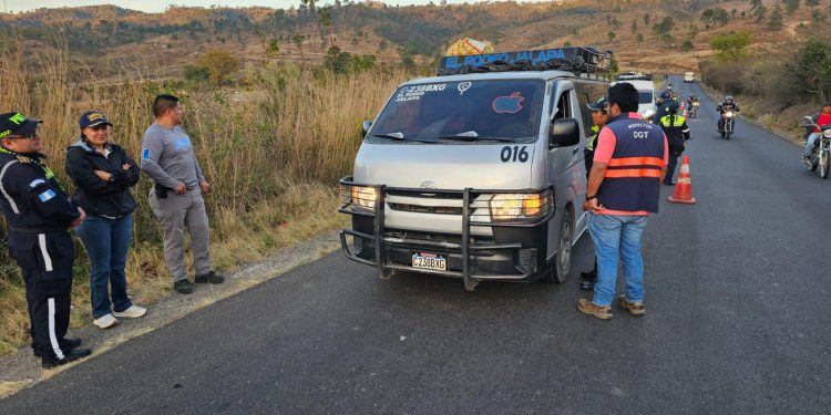 Refuerzan control al transporte extraurbano para garantizar seguridad vial en Jalapa
