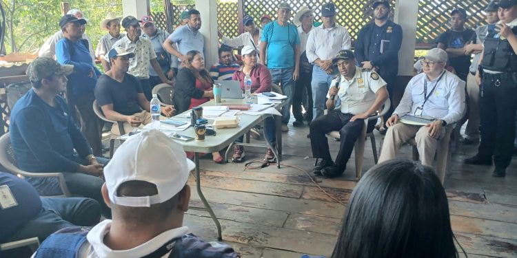 Mesa de diálogo permite liberar bloqueo en km 162 Ciudad Pedro de Alvarado