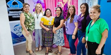 Personal de Gobernación de Petén recibe capacitación en derechos de las mujeres