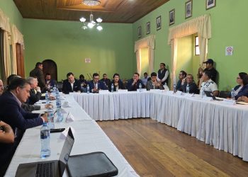 Dan seguimiento al proyecto del aeródromo en Quetzaltenango