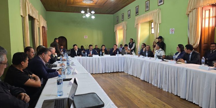 Dan seguimiento al proyecto del aeródromo en Quetzaltenango