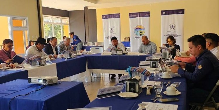Seguimiento a temas para la gestión ambiental y la conservación del lago de Atitlán