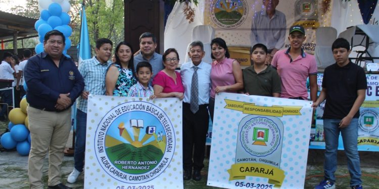 Reconocen compromiso con el fortalecimiento de la educación en Camotán