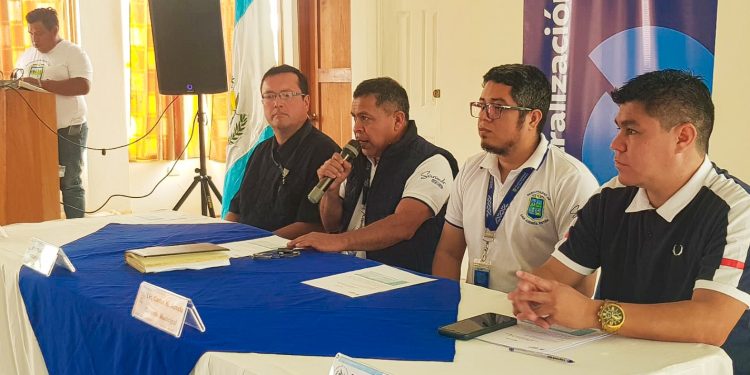 Coordinan próxima jornada móvil de servicios integrados en San Andrés, Petén