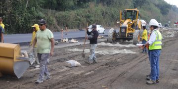 Avanzan los trabajos en el kilómetro 44 de autopista Palín-Escuintla. / Foto: CIV.