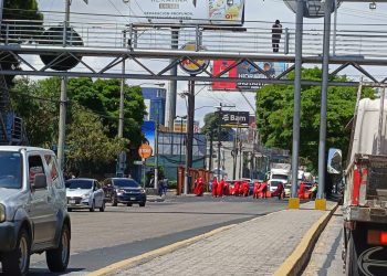 Ministro de Gobernación señala retiro de bloqueos. / Foto: PMT.