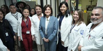 Vicepresidenta Karin Herrera supervisó el Hospital de Antigua Guatemala. / Foto: vicepresidencia de la República.