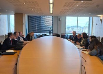 Vicepresidenta Karin Herrera y su delegación en reunión con la Unesco. / Foto: Vicepresidencia de la República.