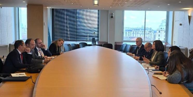 Vicepresidenta Karin Herrera y su delegación en reunión con la Unesco. / Foto: Vicepresidencia de la República.