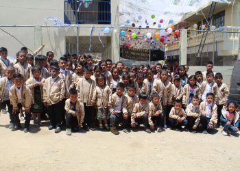 Niños cuentan con aulas equipadas con tecnología en Santa María Chiquimula