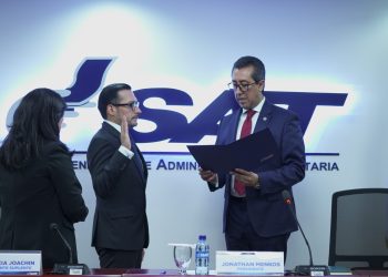 Werner Ovalle, juramentado como nuevo Superintendente de la SAT