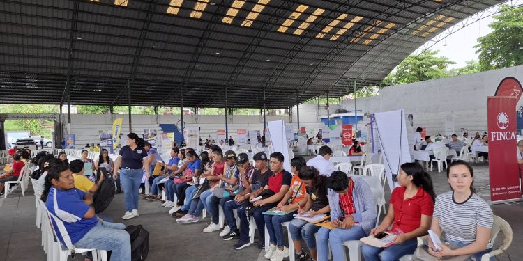 Más de mil oportunidades de trabajo durante Feria Nacional de Empleo en Escuintla