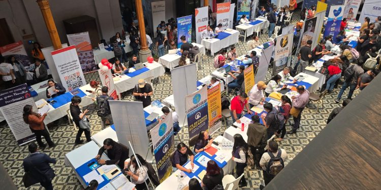 Feria Nacional de Empleo ofrece más de 400 oportunidades laborales a los quetzaltecos