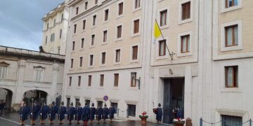 Entrada de la Casa Santa Marta, residencia del papa Francisco.