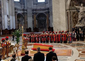 Capilla ardiente del papa Francisco, en la basílica de San Pedro. / Foto: Diario Sur.
