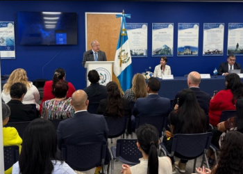 Canciller se reúne con miembros de la comunidad guatemalteca migrante de Florida, EE. UU.