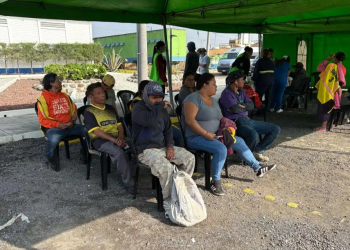 Instalan puesto de vacunación en relleno sanitario de la zona 3. (Foto: MSPAS)